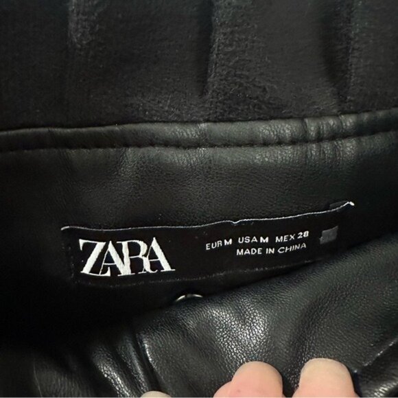 Zara Black Faux Leather Pleated Mini Skirt Women’s Medium Chic Modern Style - Picture 6 of 12